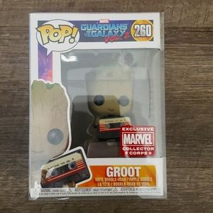 GROOT WITH CASSETTE TAPE EXCLUSIVE FUNKO LIMITED EDITION.  NEW.